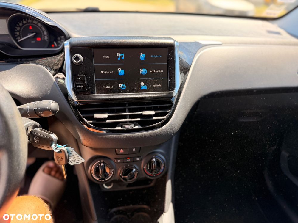 Peugeot 208 BlueHDi 100 Active Pack - 23