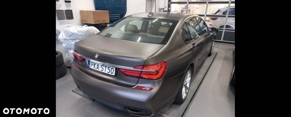 BMW Seria 7 740Li - 4