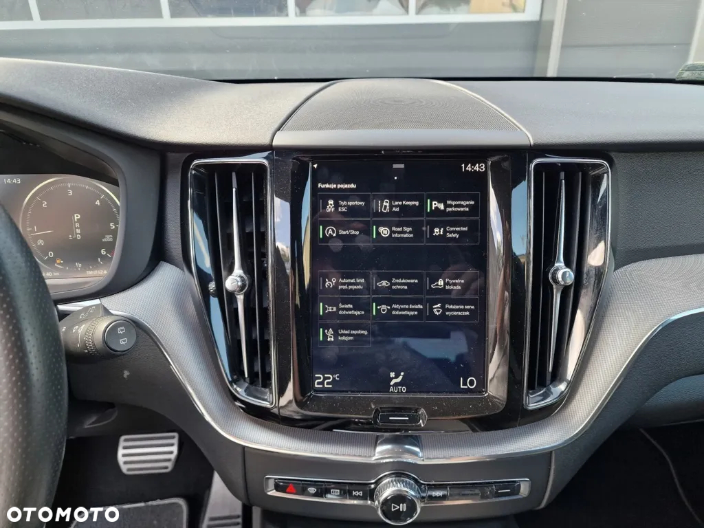 Volvo XC 60 D4 R-Design - 37
