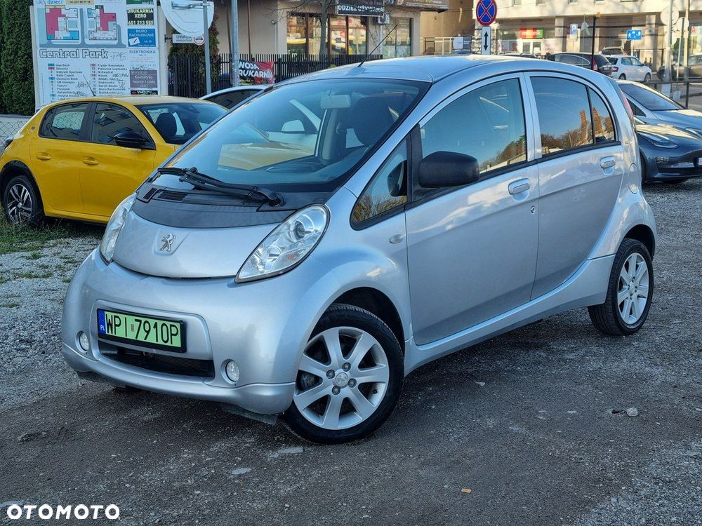 Peugeot iOn - 1