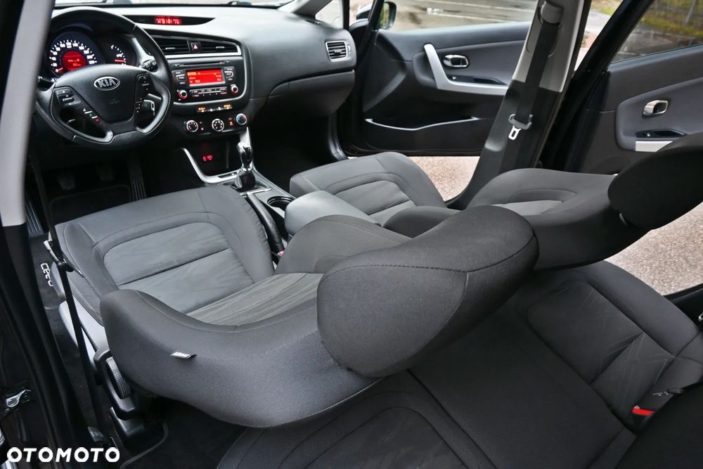 Kia Ceed 1.4 CVVT Dream-Team Edition - 33