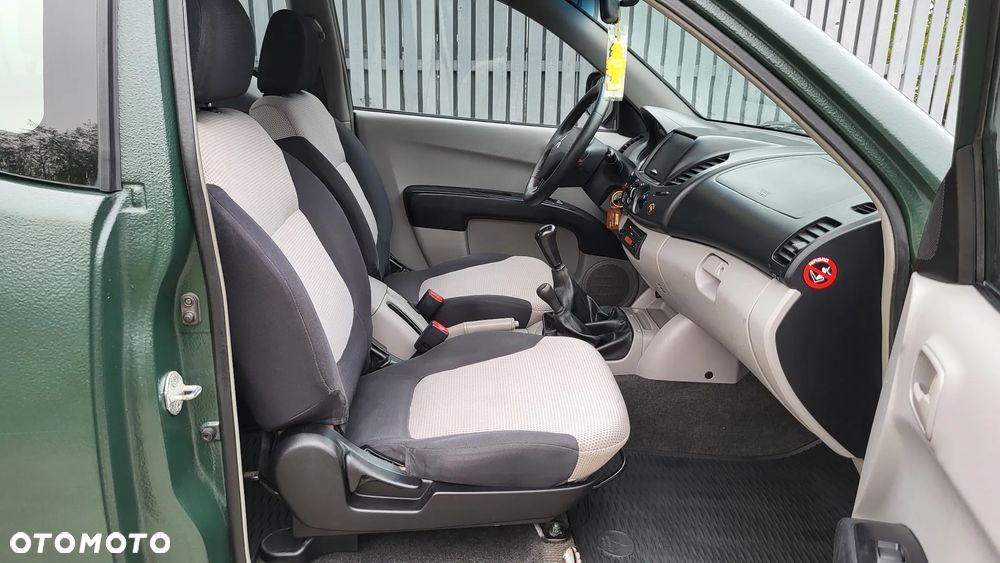 Mitsubishi L200 - 13