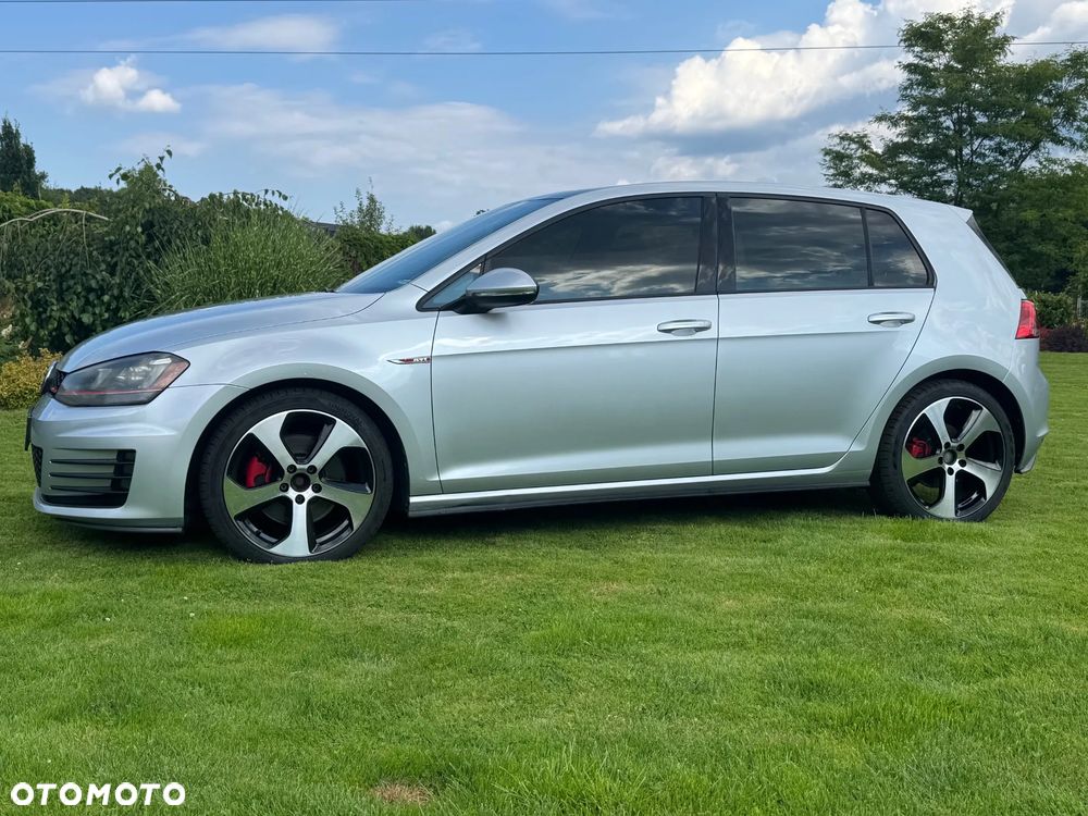 Volkswagen Golf VI 2.0 TSI GTI - 3
