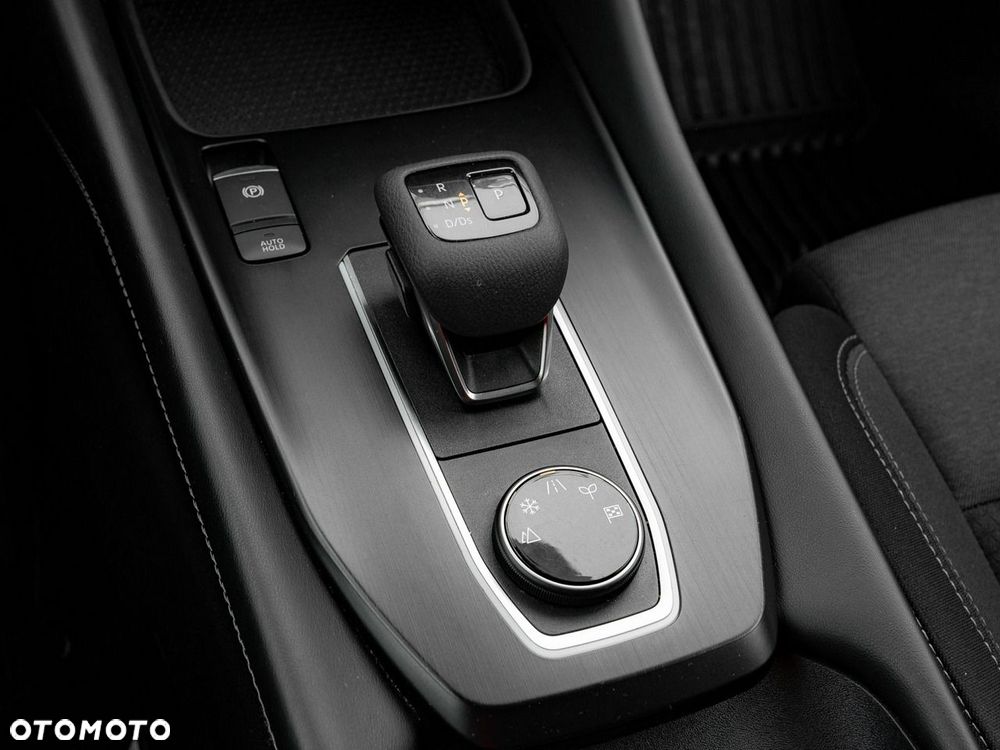 Nissan Qashqai 1.3 DIG-T 4x4 MHEV Xtronic N-Connecta - 19