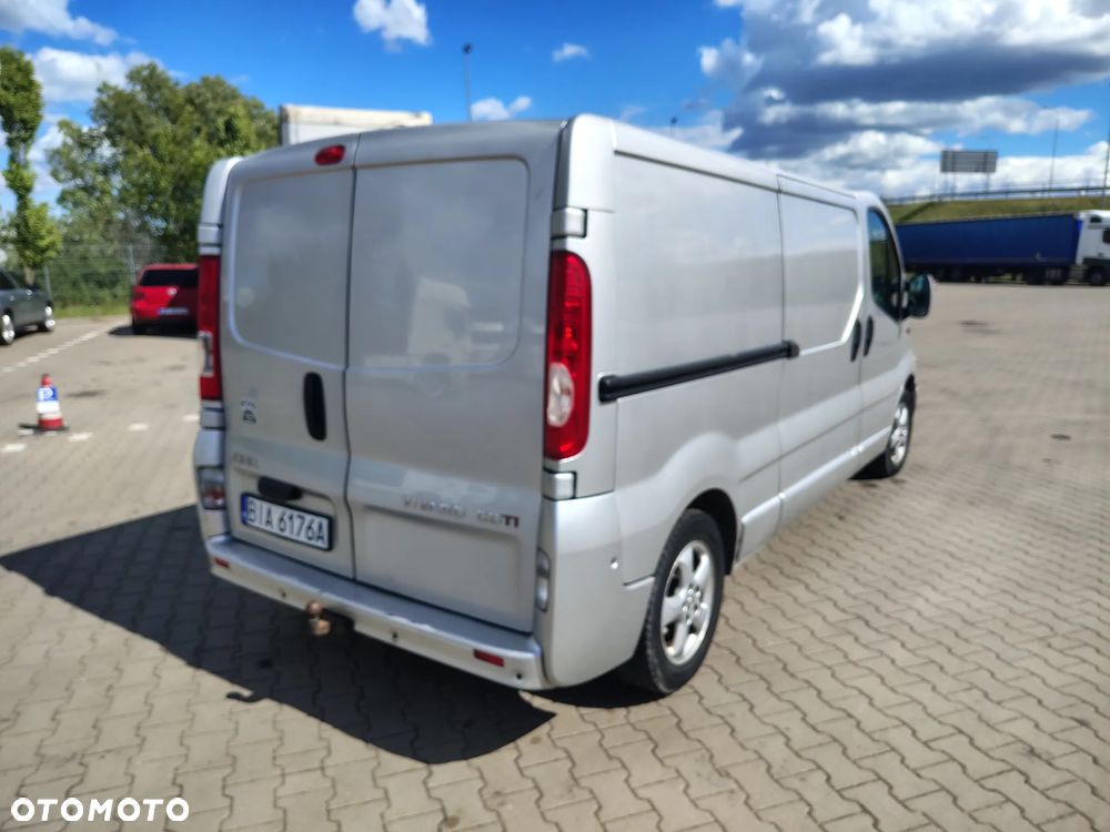 Opel Vivaro - 2