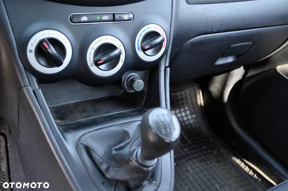Hyundai i10 1.1 Classic + - 17
