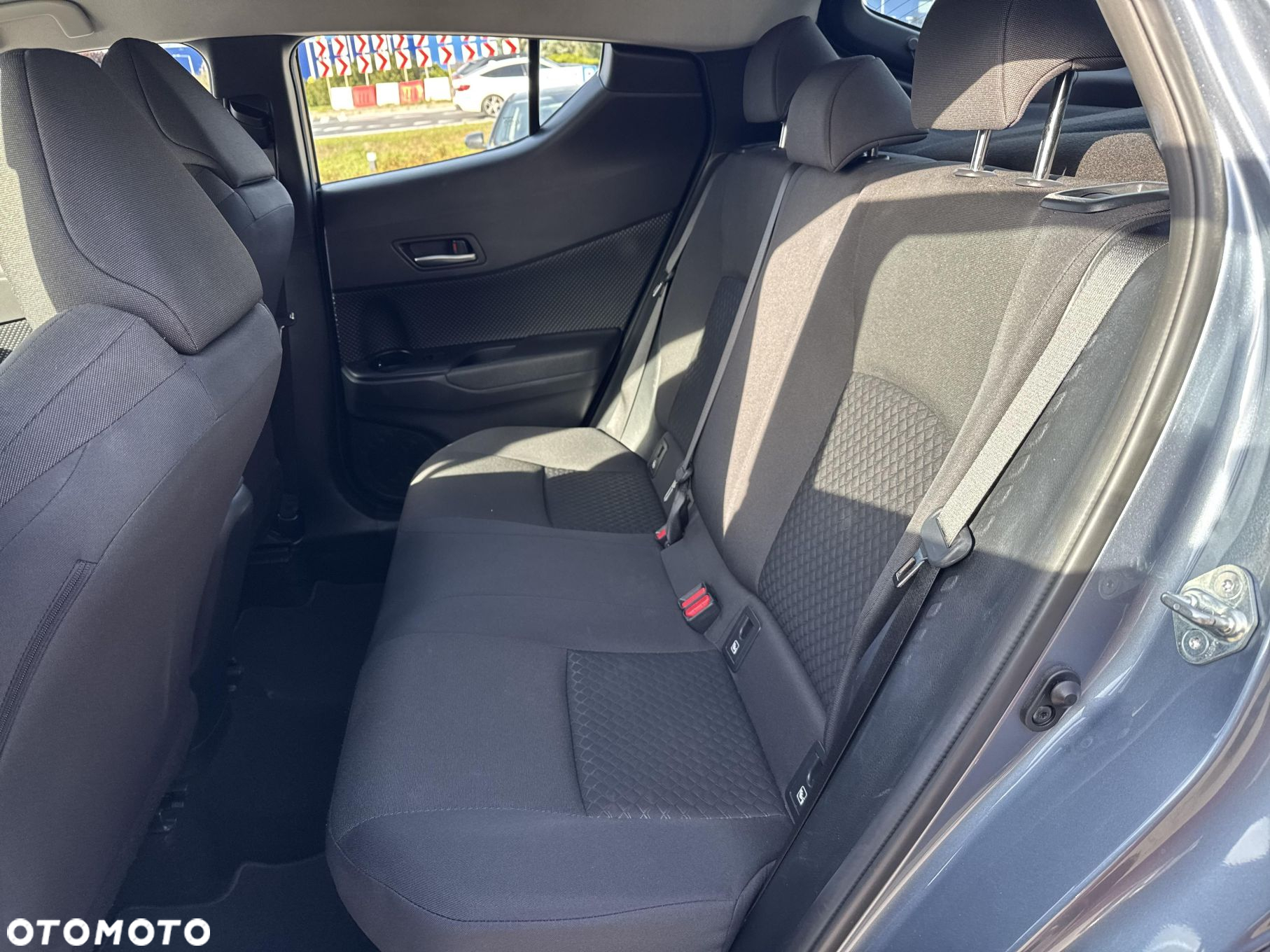 Toyota C-HR - 14