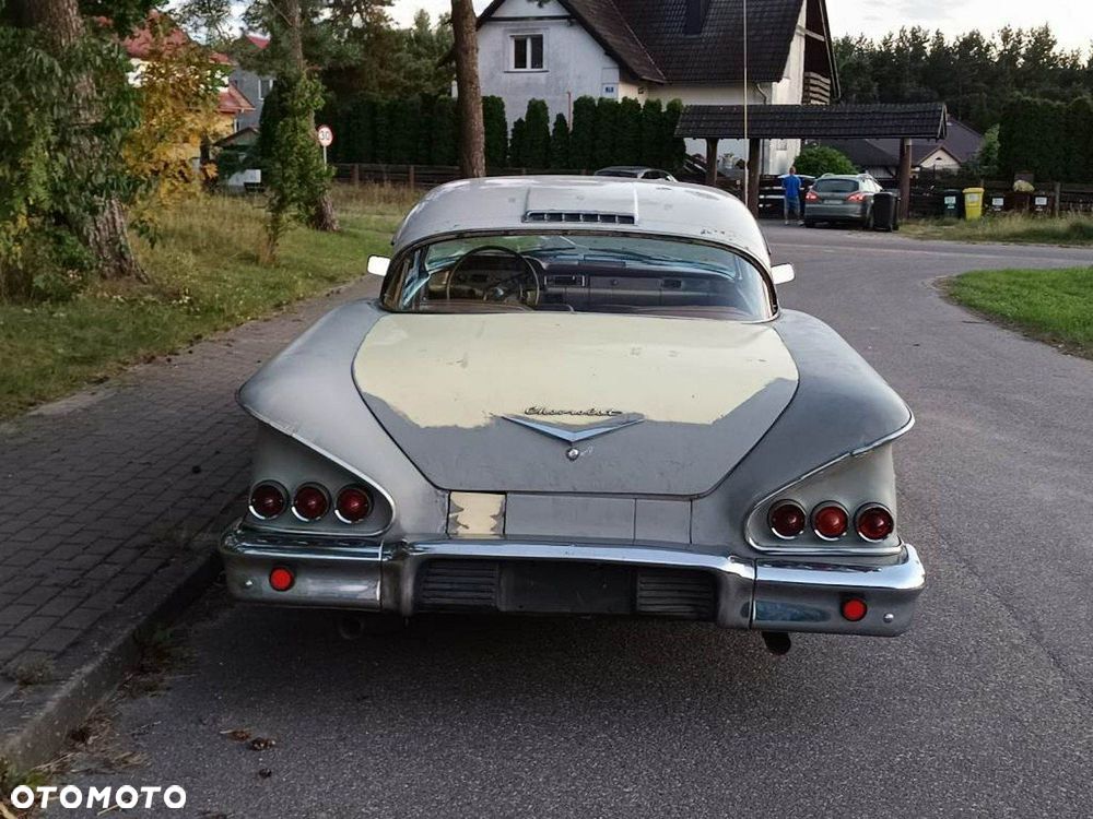 Chevrolet Impala - 4