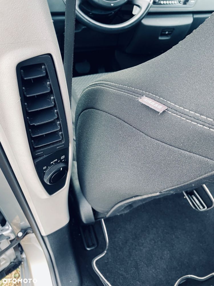 Citroën C4 Grand Picasso - 25