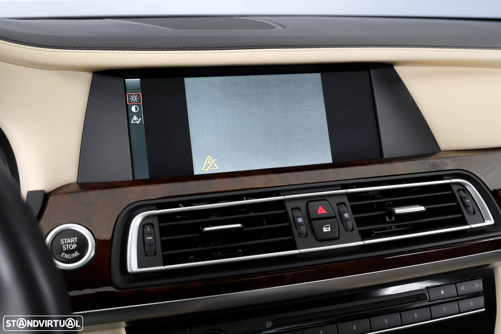 BMW 760 i Pack M - 17