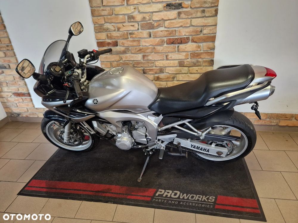 Yamaha FZ6 - 7