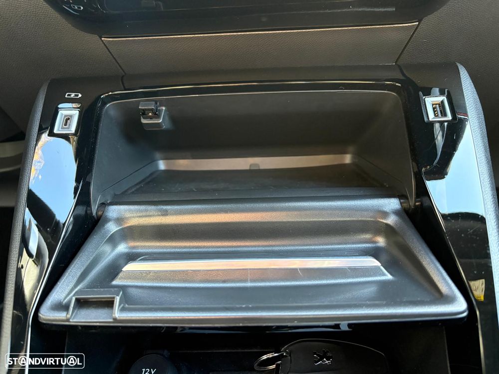 Peugeot 2008 BlueHDi 130 EAT8 GT - 16