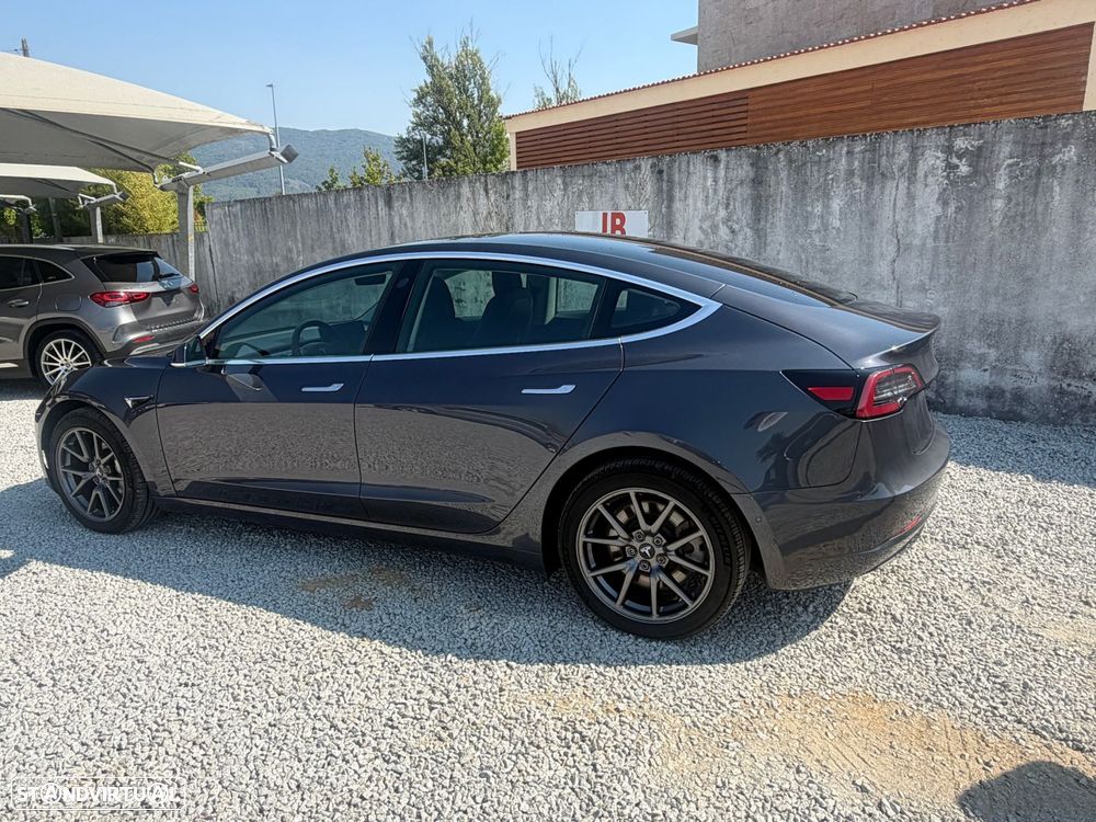 Tesla Model 3 Long-Range Dual Motor AWD — fotografia 4
