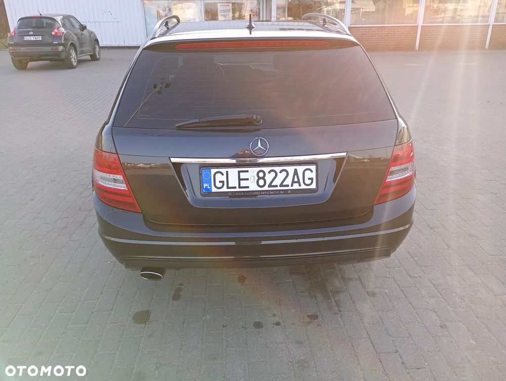 Mercedes-Benz Klasa C 220 CDI BlueEff 4-Matic Elegance - 4