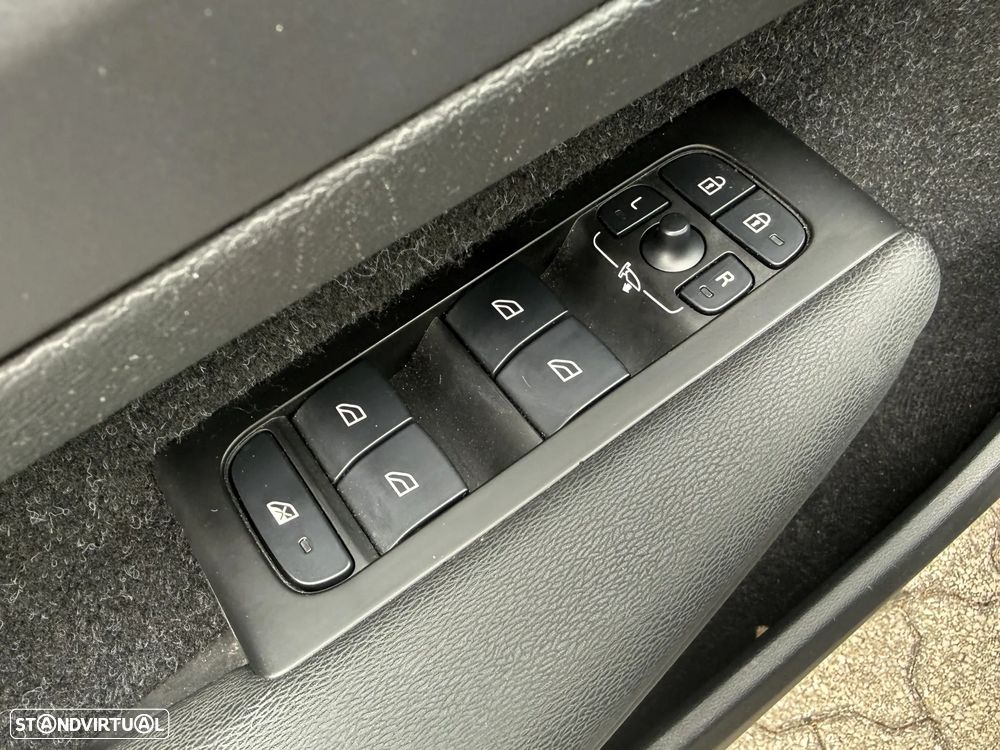 Volvo XC 40 1.5 T2 Momentum - 25