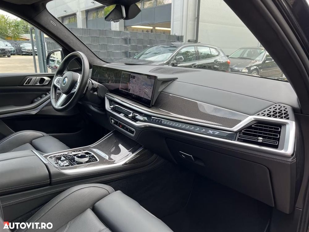 BMW X7 - 7