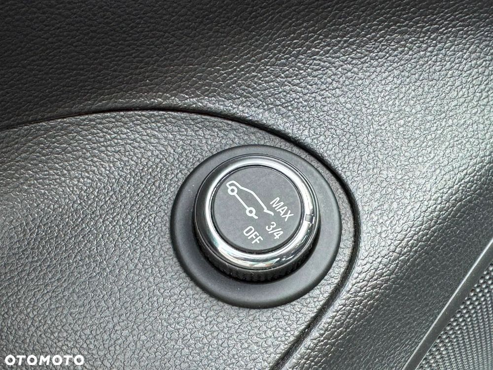 Opel Astra 1.4 T Dynamic S&S - 20