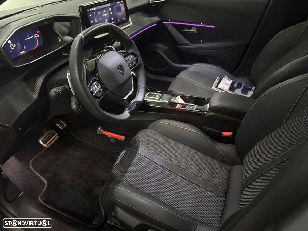 Peugeot 208 1.2 Hybrid GT e-DCS6 - 11