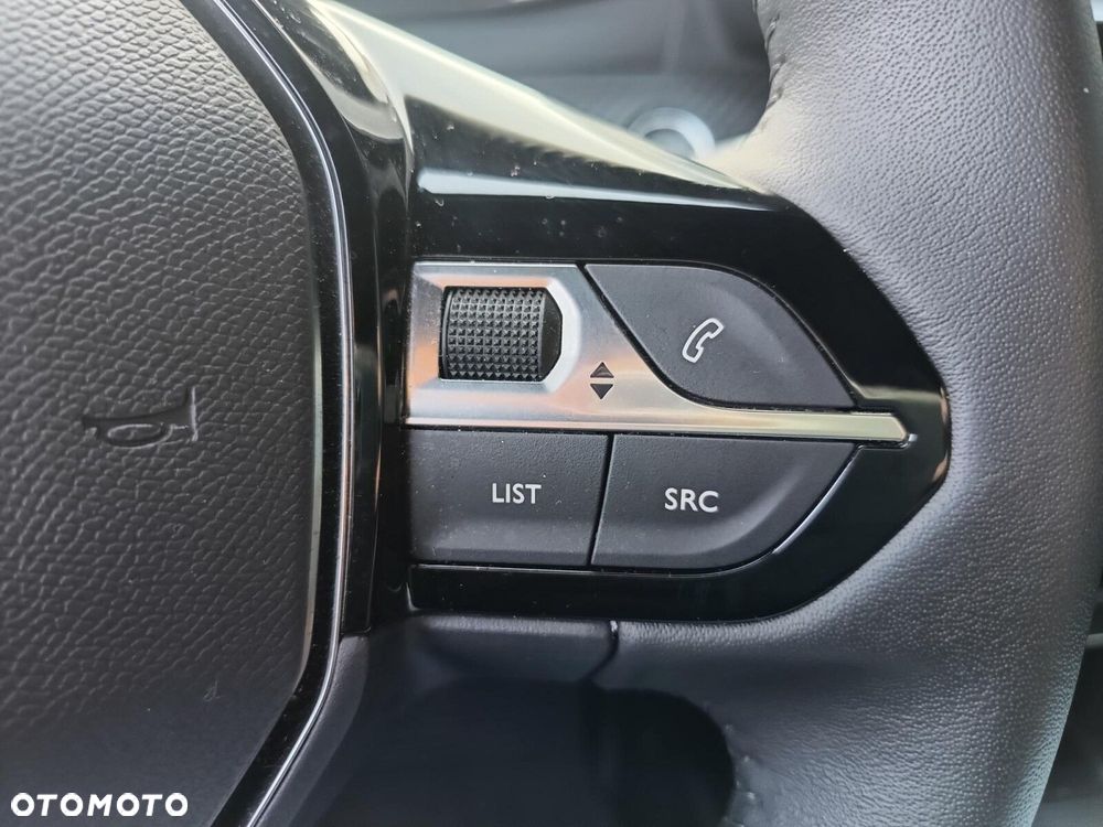 Peugeot 2008 PureTech 100 Allure S&S BVM6 - 21