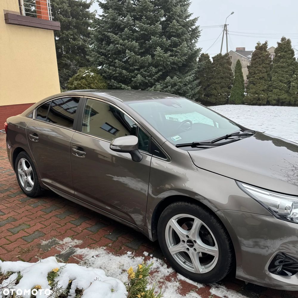 Toyota Avensis 2.0 Premium MS - 10