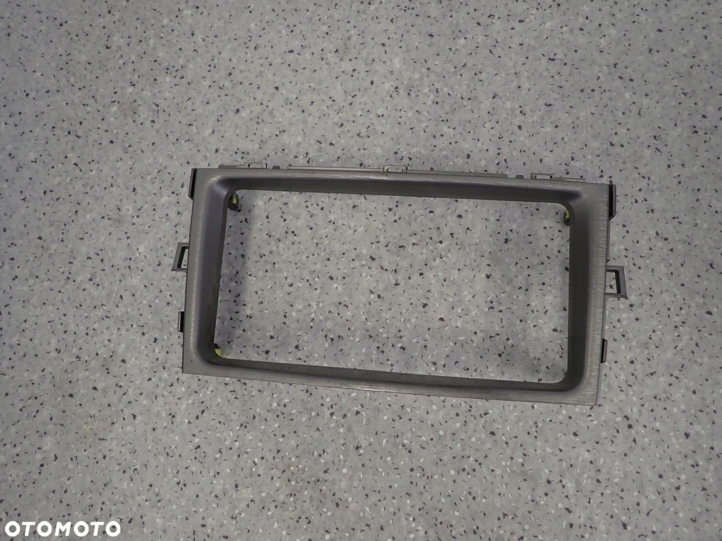 TOYOTA VERSO 09-13 RAMKA RADIA - 2