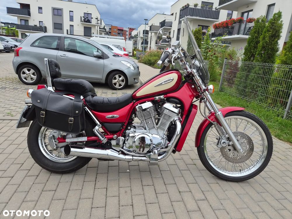 Suzuki Intruder - 1