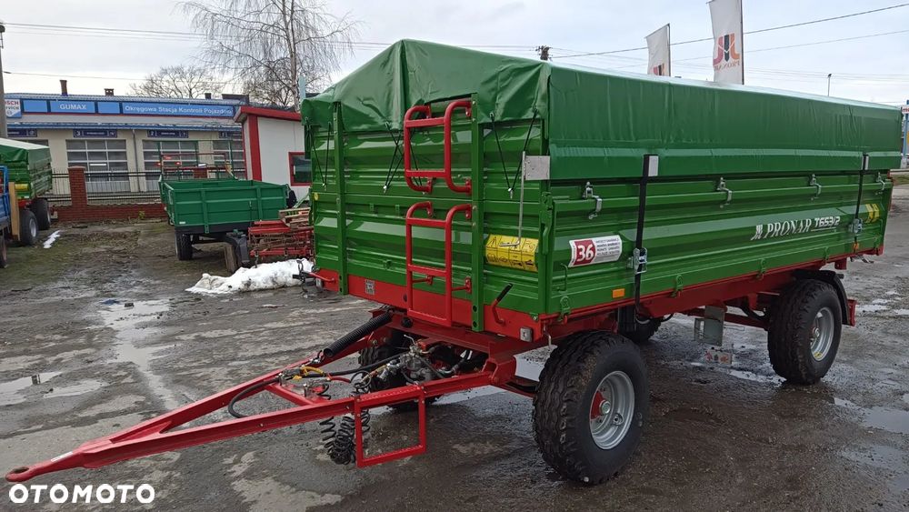 Pronar Przyczepa dwuosiowa Pronar PT-610 -10-ton, Przyczepa Pronar PT-653/2 - 6-ton z mechanizmem trójstronnego wywrotu 6-ton, nadstawy, plandeka - 11