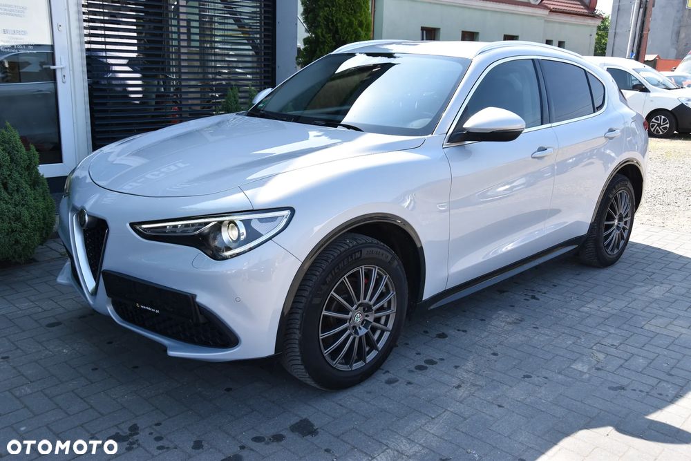 Alfa Romeo Stelvio 2.0 Turbo 16V AT8-Q4 Competizione - 4
