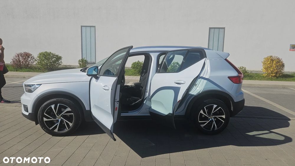 Volvo XC 40 T3 Momentum - 8