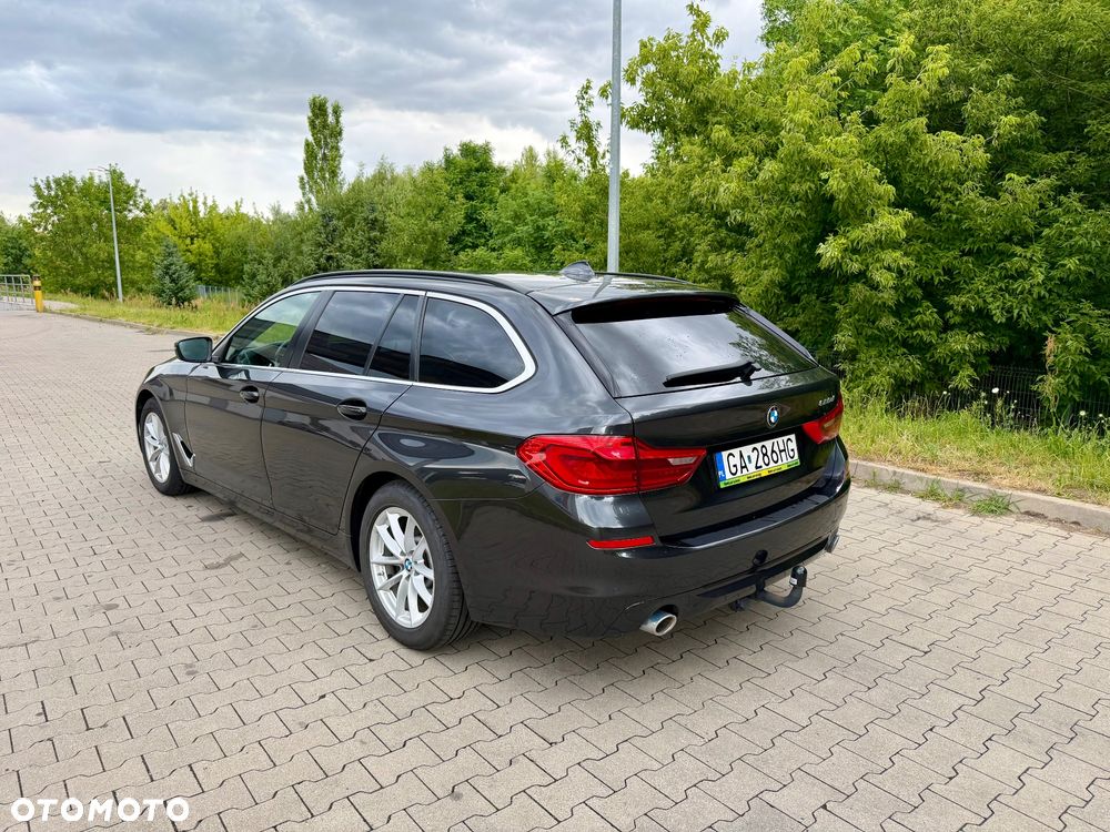 BMW Seria 5 525d - 2