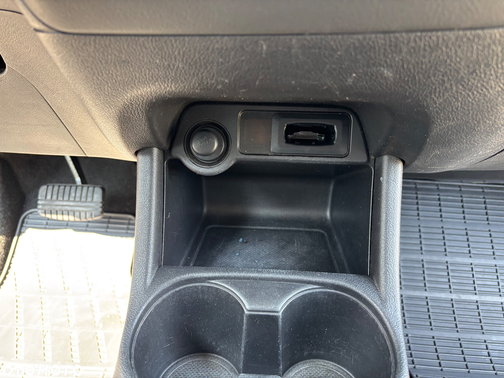 Mitsubishi Outlander - 35