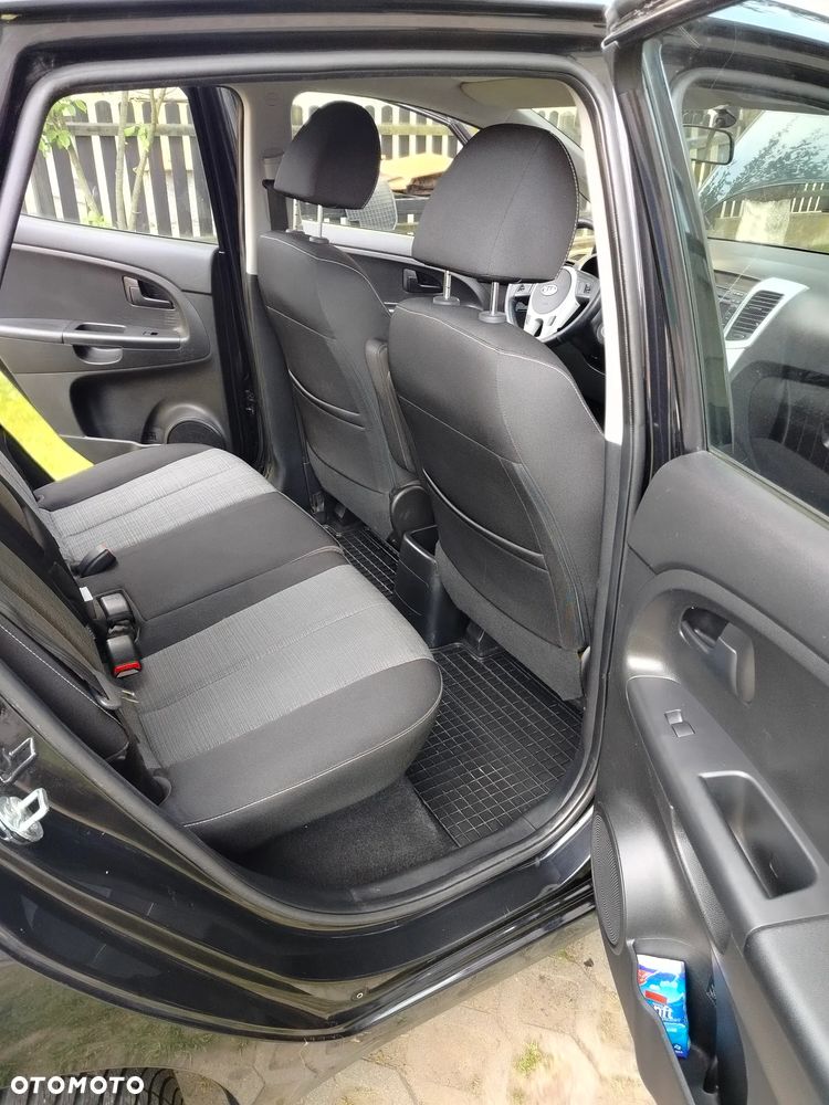 Kia Venga 1.6 CRDi 128 Black Collection - 10