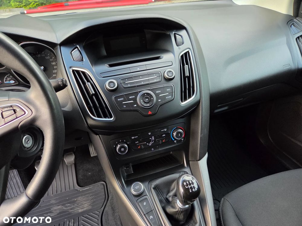 Ford Focus 1.0 EcoBoost Trend - 16