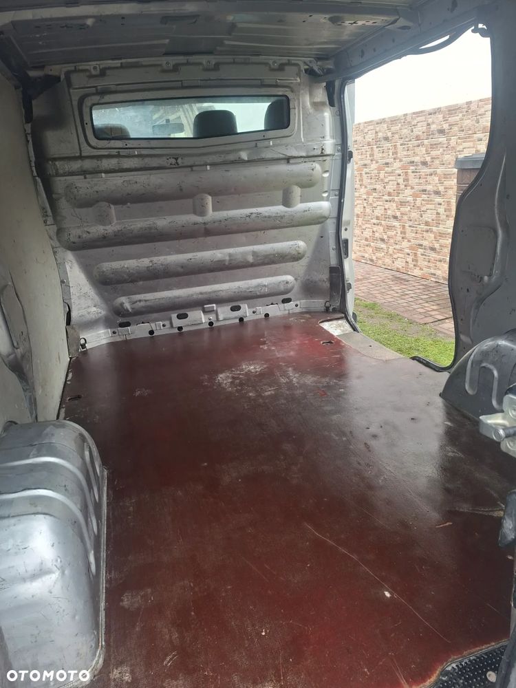 Opel Vivaro - 8