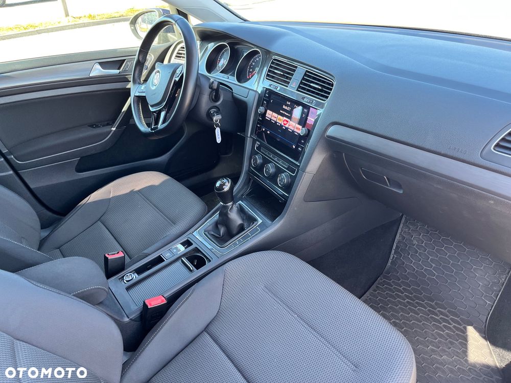 Volkswagen Golf - 16