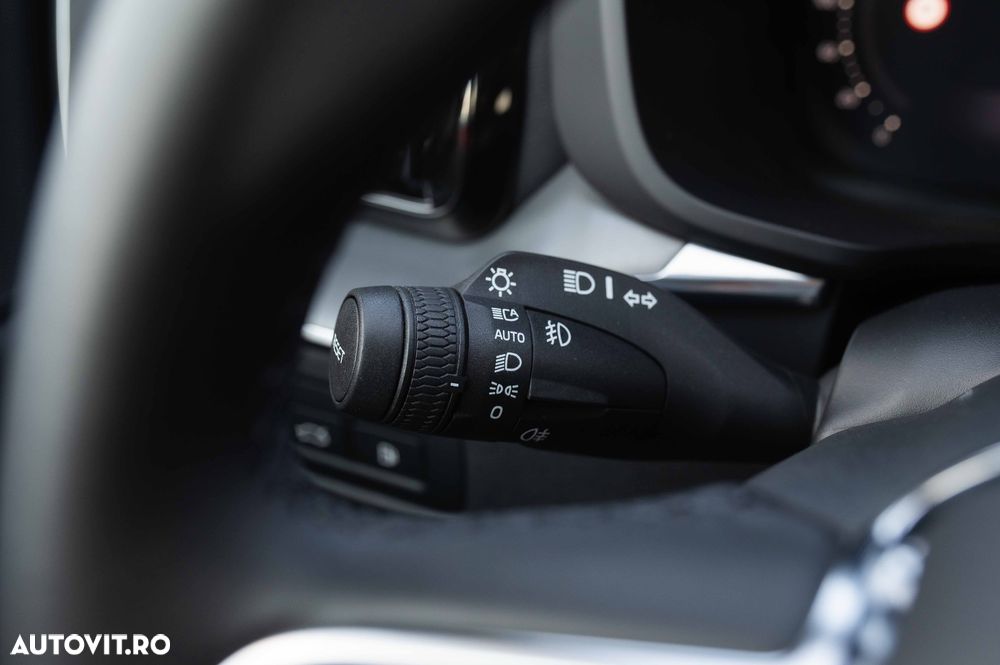 Volvo XC 60 T6 AWD Recharge Geartronic Inscription - 16