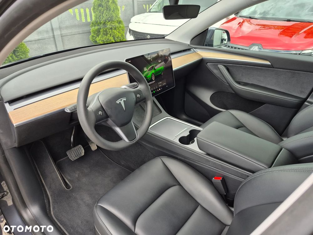 Tesla Model Y RWD - 8