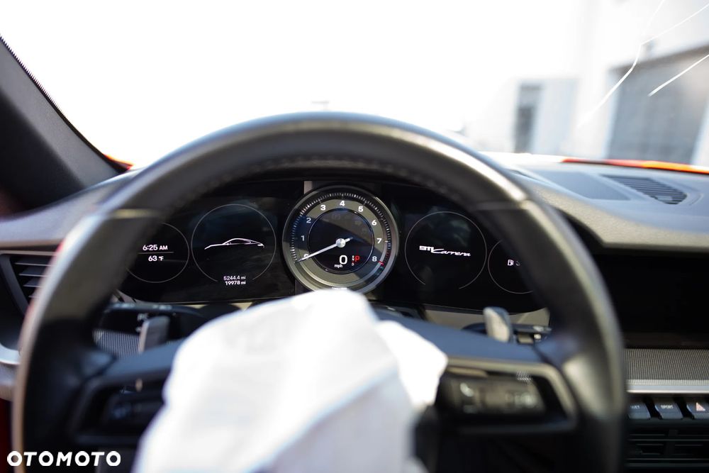 Porsche 911 Carrera - 15