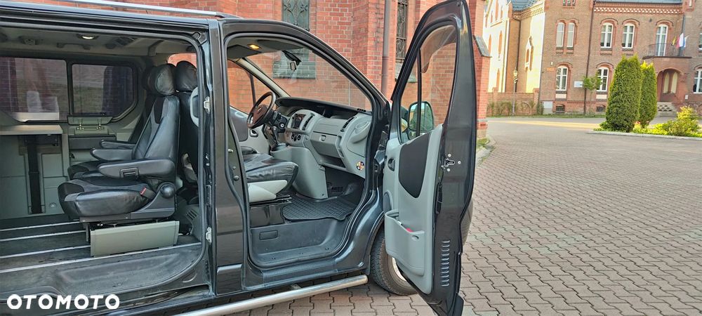 Opel Vivaro - 10