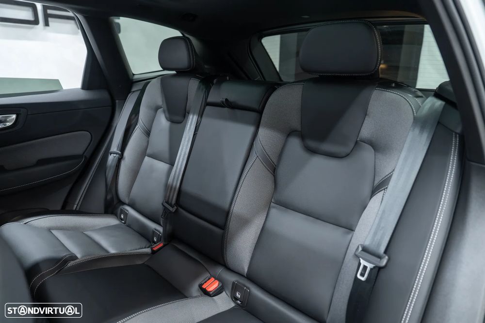 Volvo XC 60 T8 AWD Recharge Core - 52