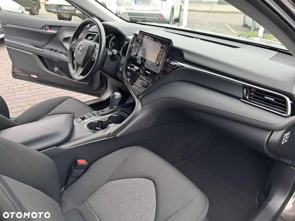 Toyota Camry 2.5 Hybrid Comfort CVT - 18