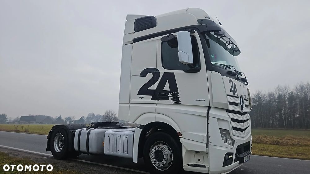 Mercedes-Benz 1845 - 2