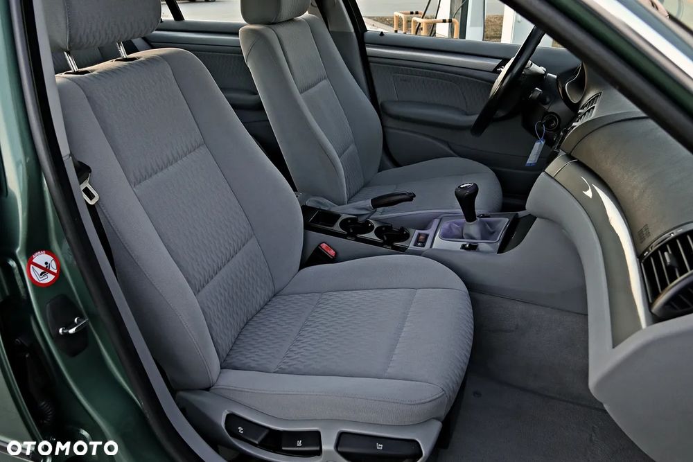 BMW Seria 3 320i - 29