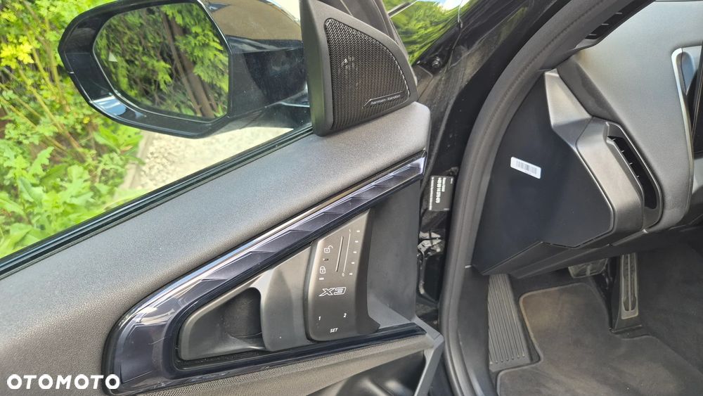 BMW X3 20 xDrive - 24