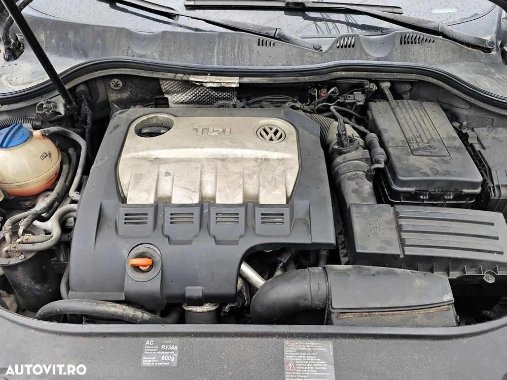 Volkswagen Passat Variant 2.0 TDI Trendline DPF DSG - 14