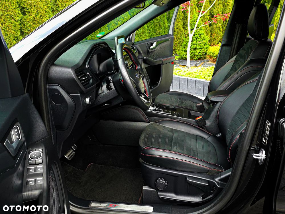 Ford Kuga 2.0 EcoBlue 4x4 ST-LINE X - 18