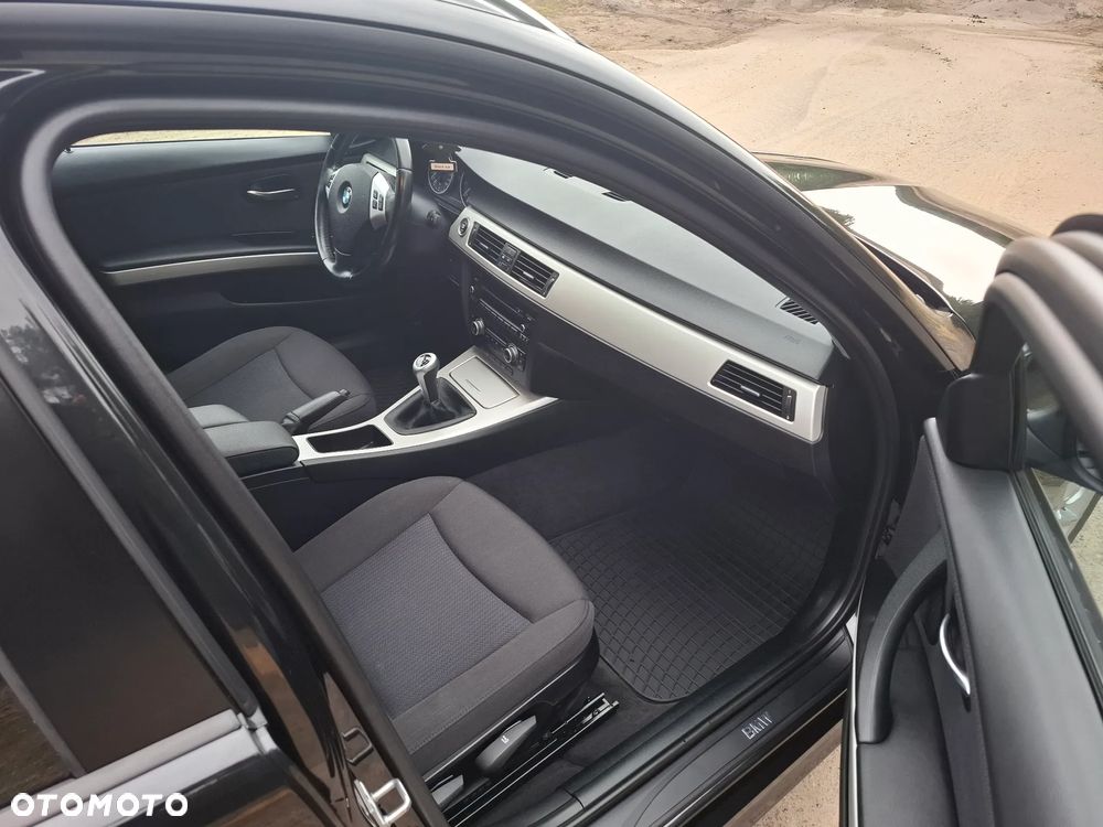 BMW Seria 3 318i - 15