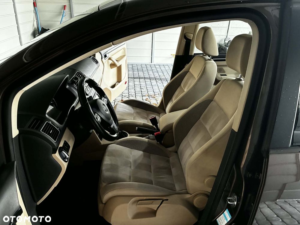 Volkswagen Touran - 5