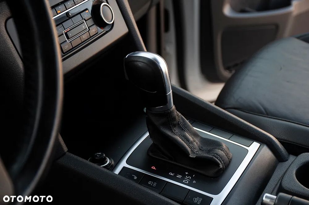Volkswagen Amarok 2.0 BiTDI Autm Highline - 17
