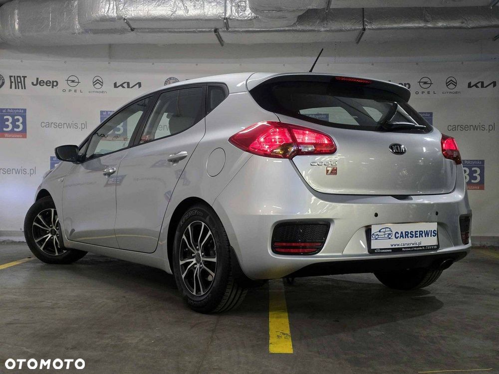 Kia Ceed - 4